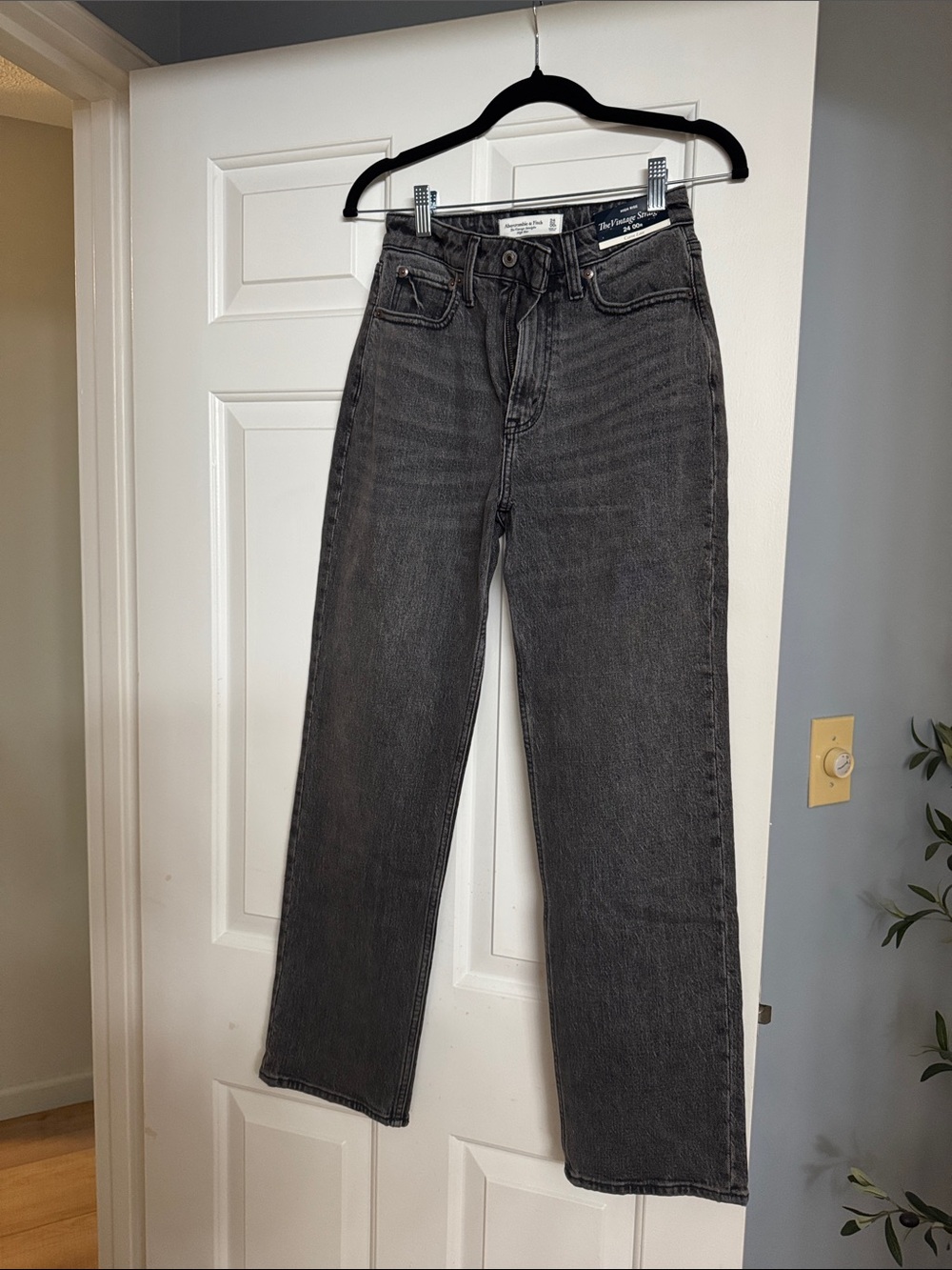 Abercrombie & Fitch Women's Black Straight-Leg Jeans